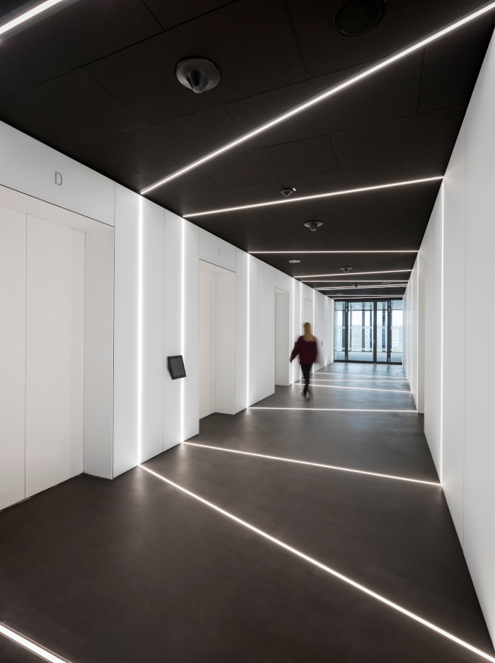 3XN’s tessellations for the Cube’s exterior are maintained inside as well