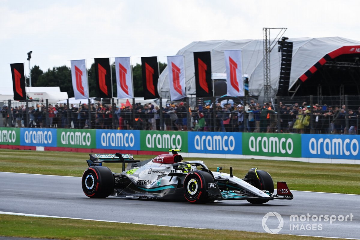 Lewis Hamilton, Mercedes W13